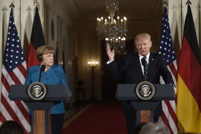 Donald Trump et Angela Merkel à la Maison-Blanche, vendredi midi.  PHOTO SAUL LOEB, AFP