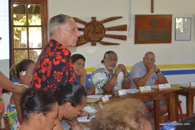 Bernard Roure fait son entrée parmi les adjoints au maire.