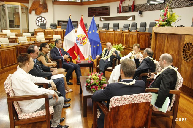 Marcel Tuihani accueille Jean-Jacques Urvoas  