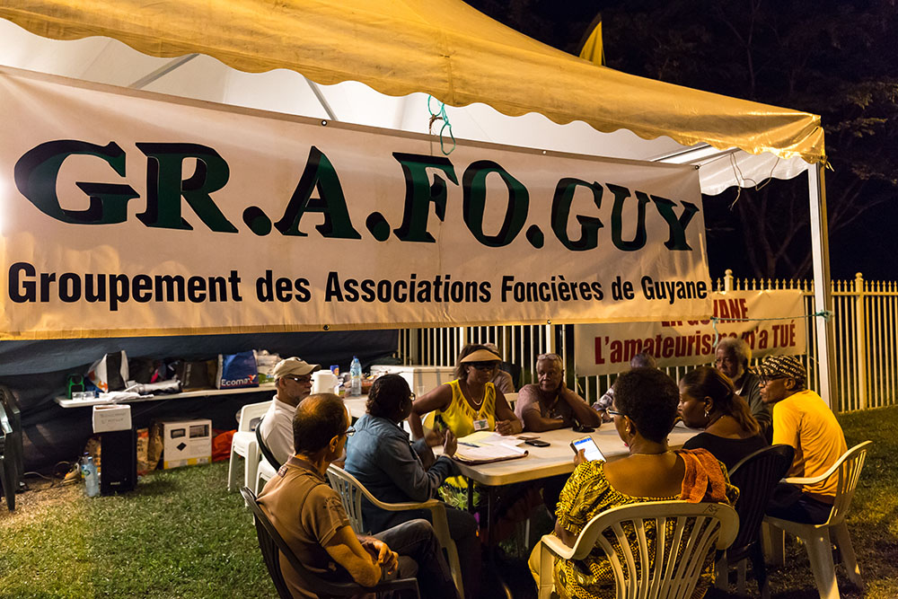Plus de 10.000 manifestants en Guyane pour la "journée morte"