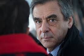 Présidentielle : Fillon réduit l'écart avec Macron et Le Pen (sondage)