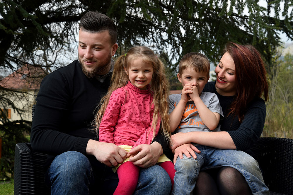 Accusés à tort de maltraitance sur leur fille, ils demandent réparation aux experts