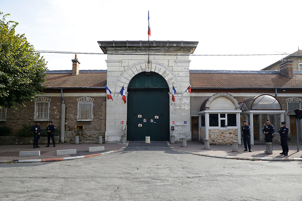 Val-de-Marne: un gardien de la prison de Fresnes agressé devant chez lui