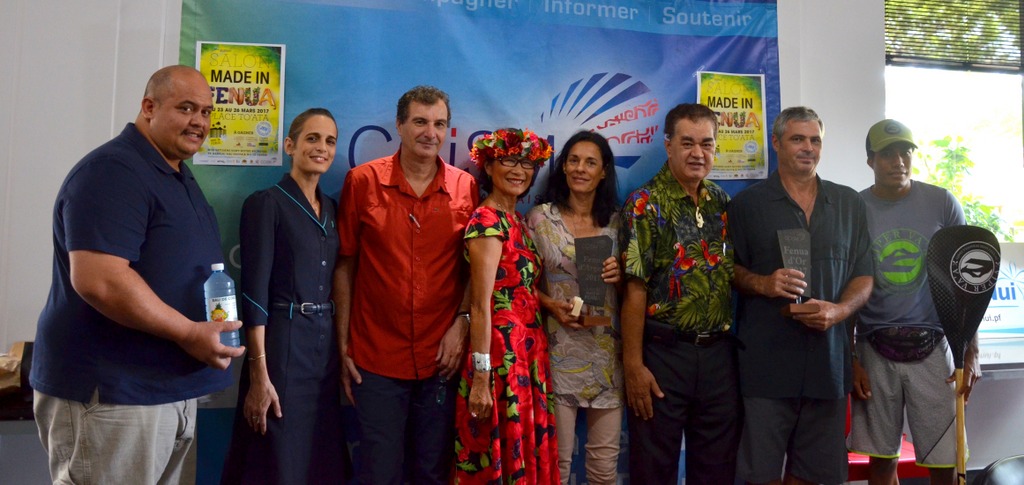 Les trois gagnants et le prix coup de cœur des meilleurs produits Made in Fenua étaient à la CCISM ce mercredi pour récupérer leurs lots. (crédit photo : CCISM)