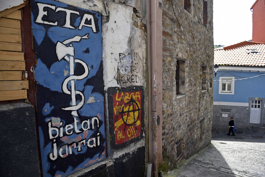 "Désarmement" d'ETA: "les armes remises à la société civile sur le sol français"