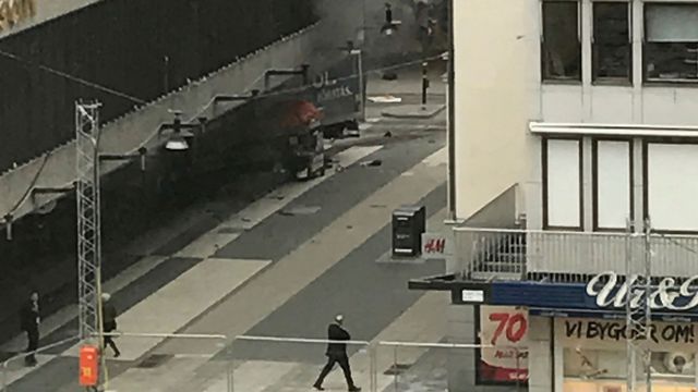 Un camion renverse des passants à Stockholm, des blessés (police)