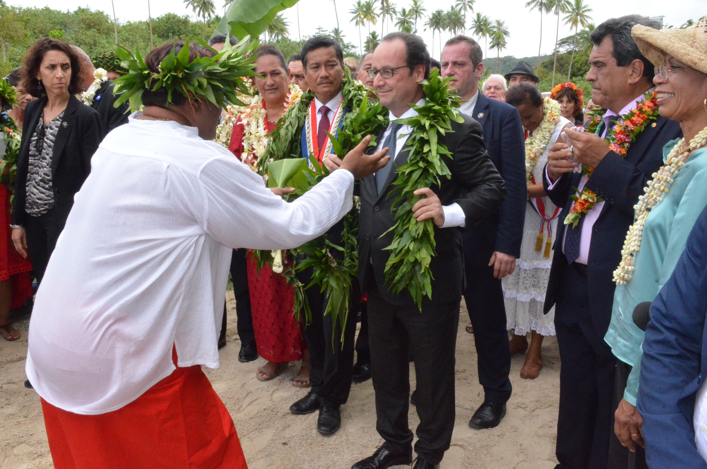 Le président de la République avait annoncé au marae de Taputapuātea que l'État apporterait son soutien pour l'obtention du label Patrimoine mondial de l'Unesco du "paysage culturel de Taputapuātea".