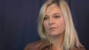 Cette proposition, issue d'une mission co-présidée par Flavie Flament, relance le débat de la prescription, que seule la loi peut trancher.