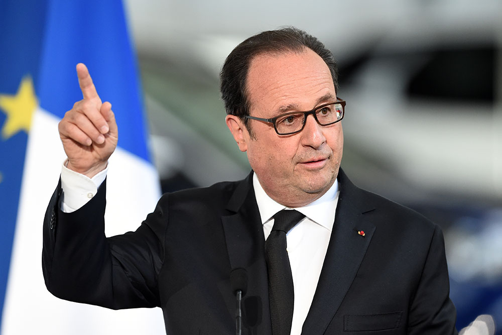 Hollande entre en scène pour tenter de déjouer un duel Le Pen/Mélenchon