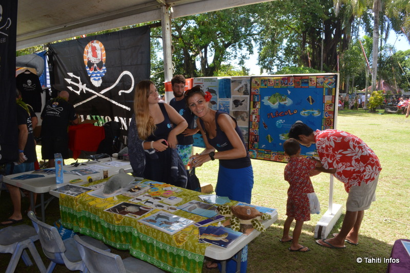 Un village permettait aux associations de protection de l'environnement de se présenter, ici Te Mana o te Moana