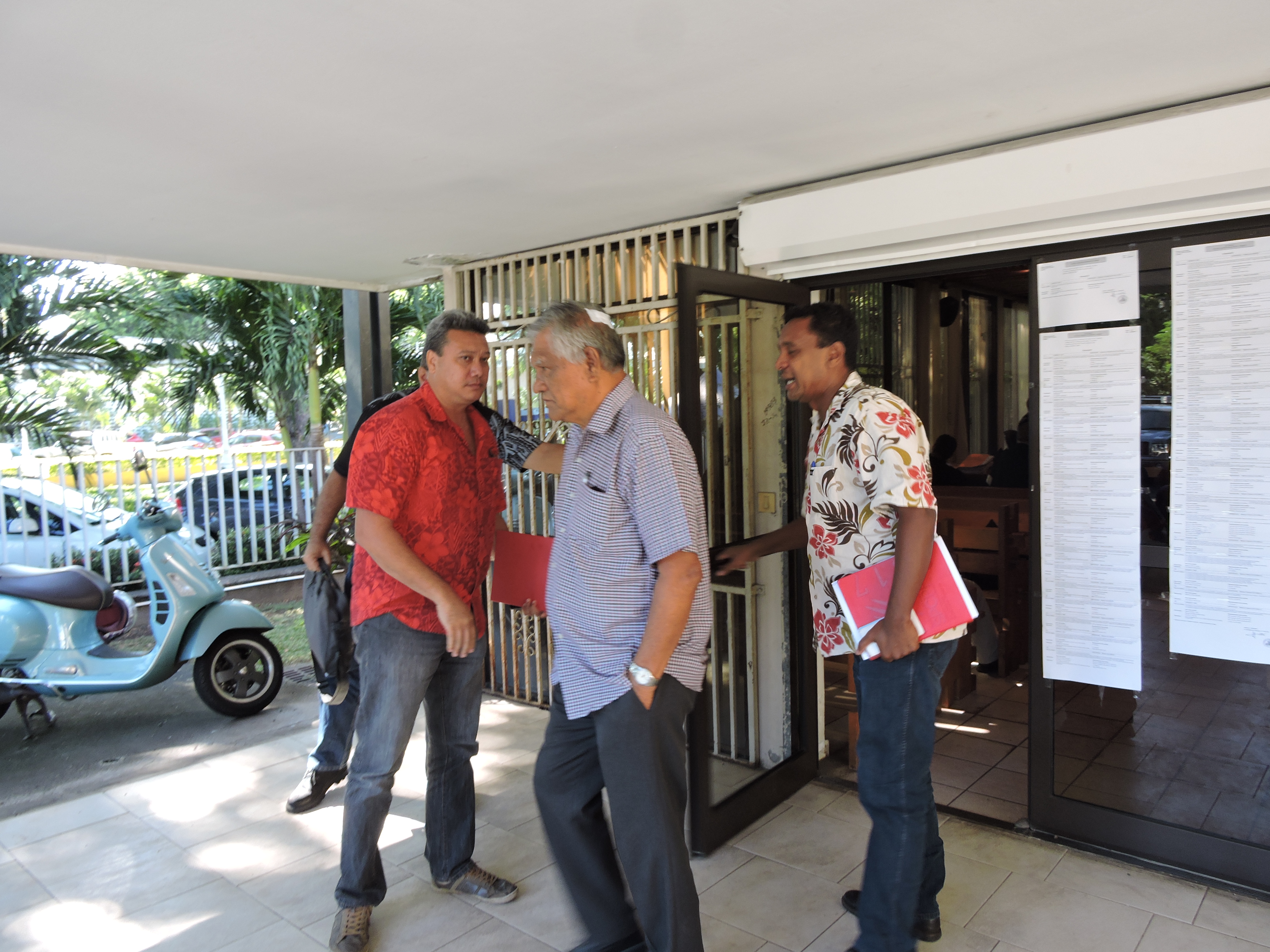 Tamatoa Doom, délégué suppléant (à gauche), a représenté Teva i Uta lors du vote de la concession de service public de l’électricité sur son secteur géographique à la société EDT-Engie.