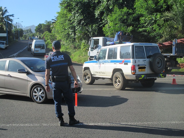 La mairie de Faa'a lève son blocage mais poursuit le sit-in