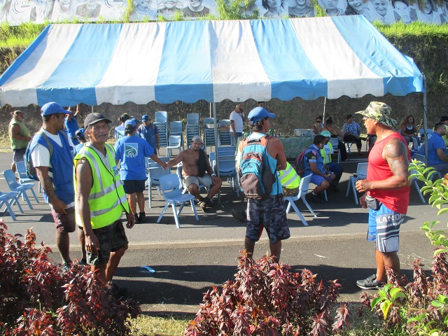 La mairie de Faa'a lève son blocage mais poursuit le sit-in