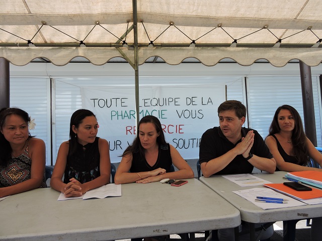 Selon Jean Lutringer, la commune de Papara "était la moins bien desservie en officine de toute la Polynésie et dépourvue à l'est de la commune de toute structure de santé de proximité malgré un grand bassin de population et qui l'est de nouveau suite à la fermeture".