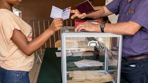Présidentielle: le vote pour le premier tour a débuté outremer