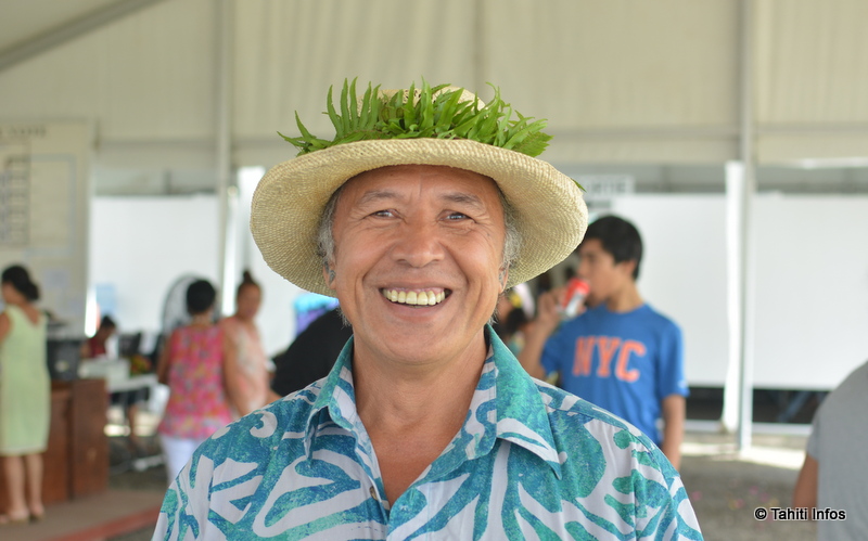 Huit citoyens polynésiens, un jour d'élection