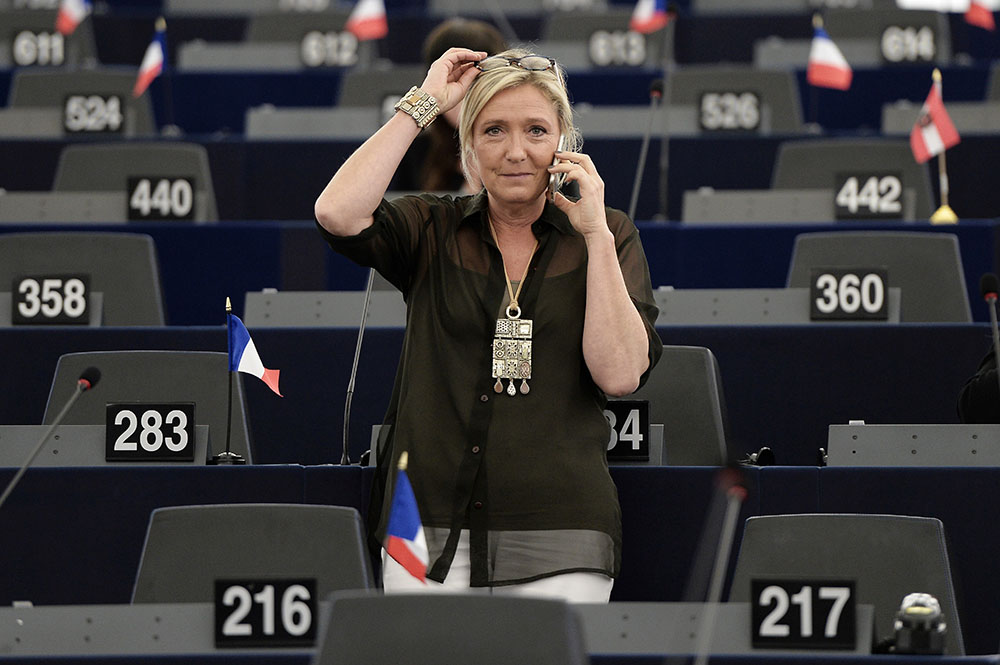 Salaires des assistants FN: le Parlement européen estime son préjudice à cinq millions d'euros