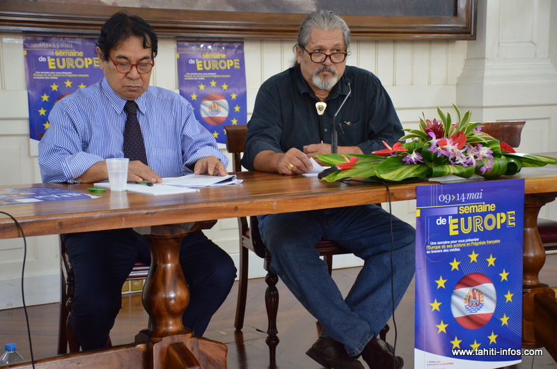 Charles Garnier, le chef du bureau polynésien des affaires européennes et Manuel Terai, délégué aux affaires internationales, européennes et du Pacifique pour la Polynésie française.