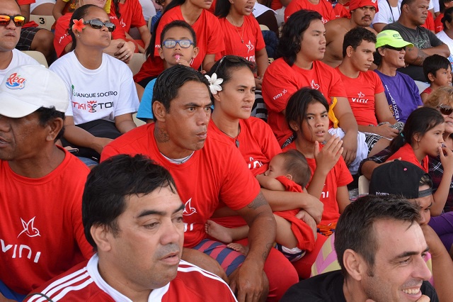Les Polynésiens derrière les Tiki Toa lors de la finale (photos)