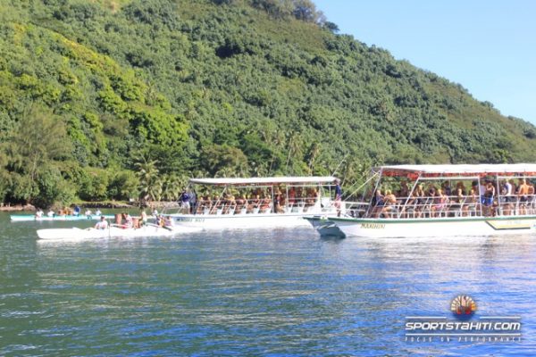 Les concurrents ont embarqué dans des navettes qui les a emmenés au départ