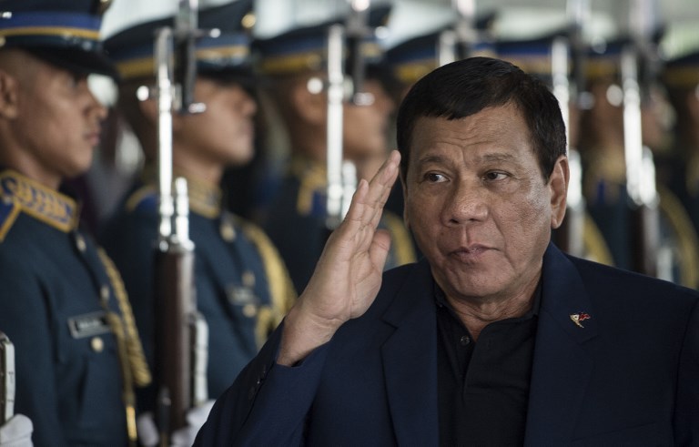 Philippines : le président menace de généraliser la loi martiale