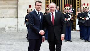 Macron reçoit Poutine à Versailles pour un dialogue "sans concession"