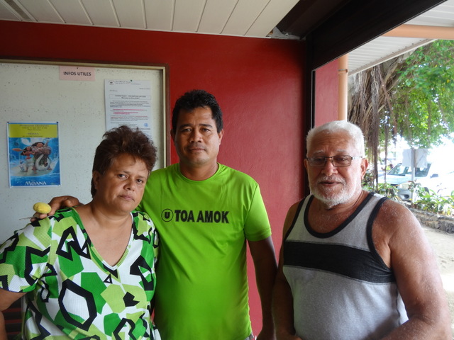 Avec ses amis de la "Bora Bora Team", Sylvana est allée à la rencontre du maire de Bora Bora, lundi matin.