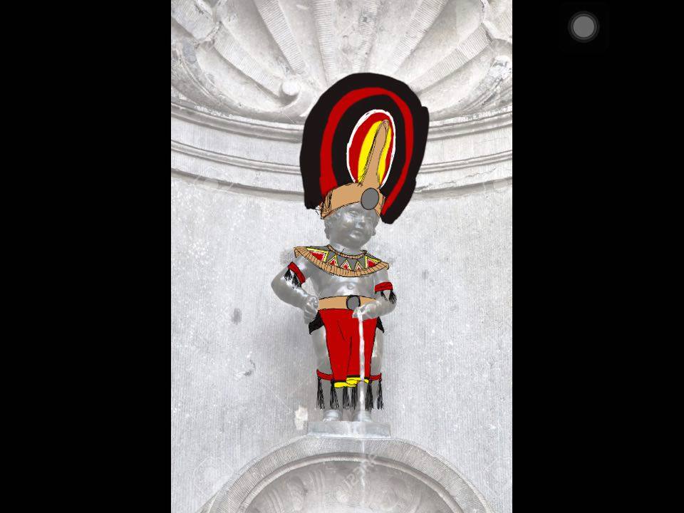 Le Manneken-Pis habillé par une lycéenne polynésienne