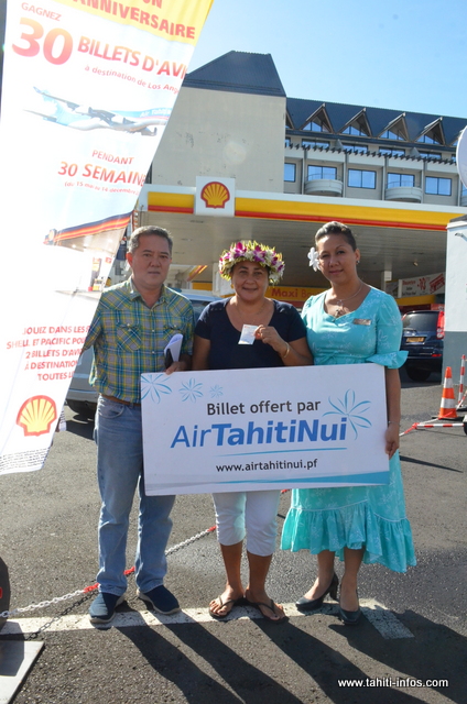 Natacha Maamaatuaiahutapu a reçu ses deux billets d'avion, ce vendredi matin.