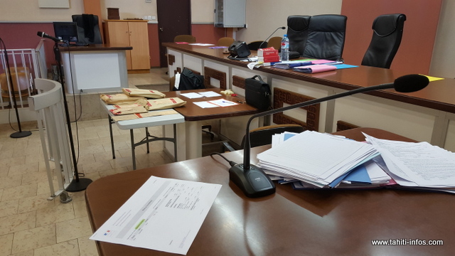 L'accusé encourt 20 ans de réclusion criminelle pour ce tragique dossier de violences conjugales.