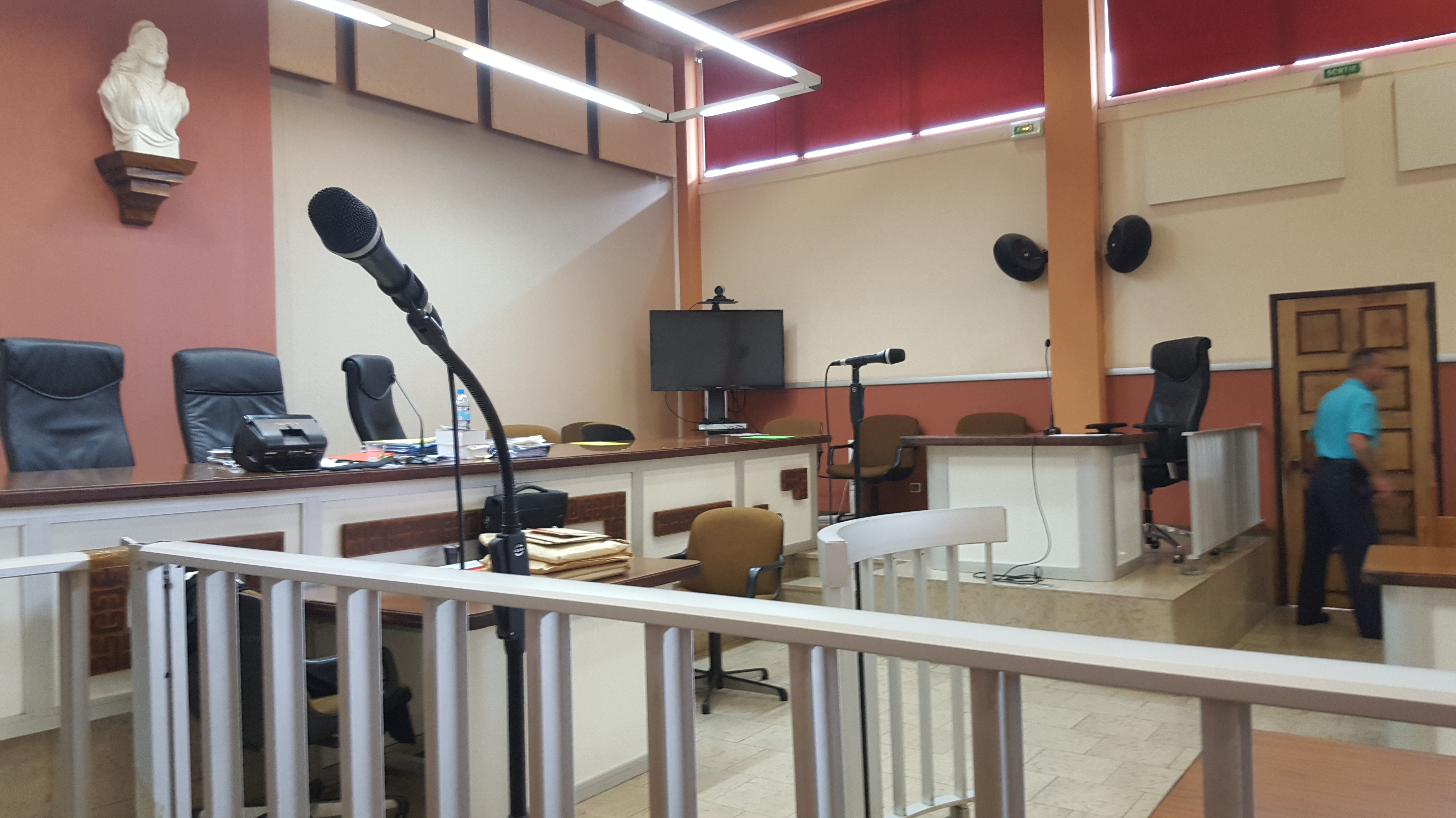 L'avocate générale a rappelé la déchéance et la désillusion qui a gagné ce jeune couple, incapable de s'assumer dans un environnement toxique.