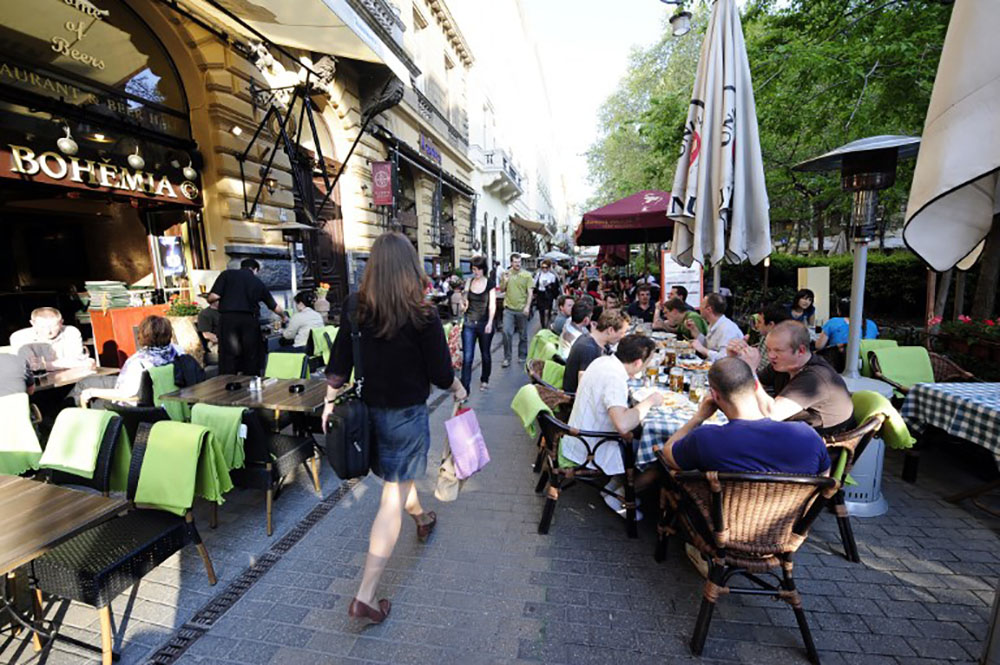 A Florence, un Allemand a développé l'art... du repas à l'oeil