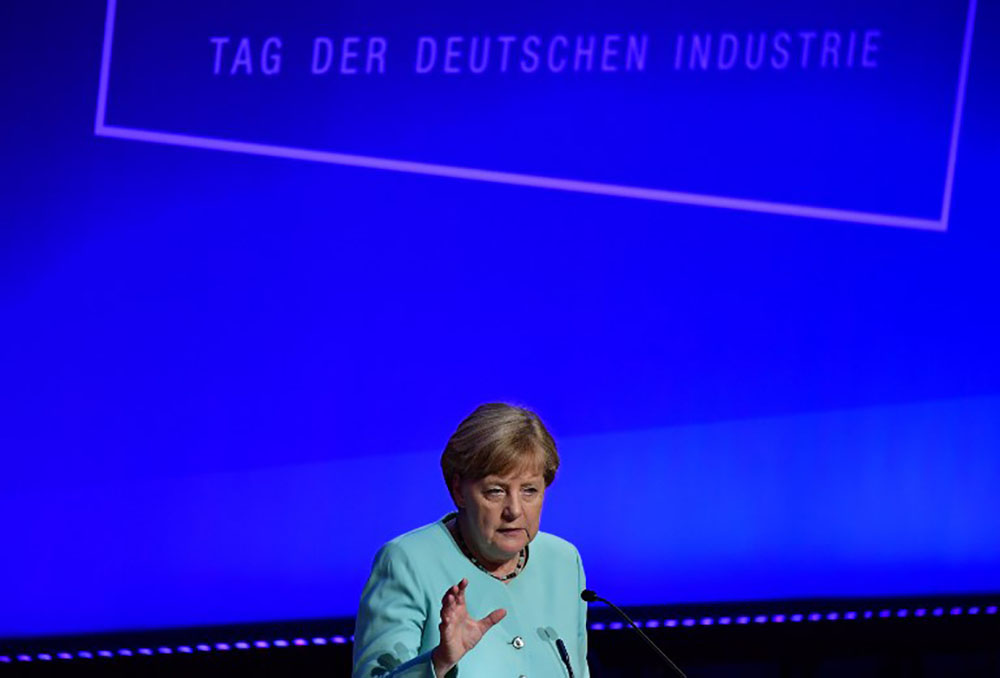 Merkel prête à discuter des idées françaises de réforme de la zone euro