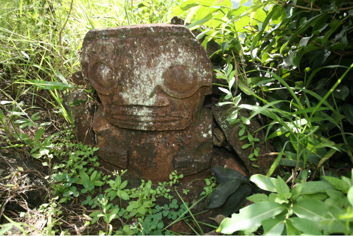 Carnet de voyage - Les « tiki toa » de Hiva Oa