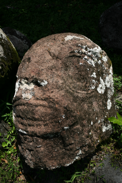 Carnet de voyage - Les « tiki toa » de Hiva Oa