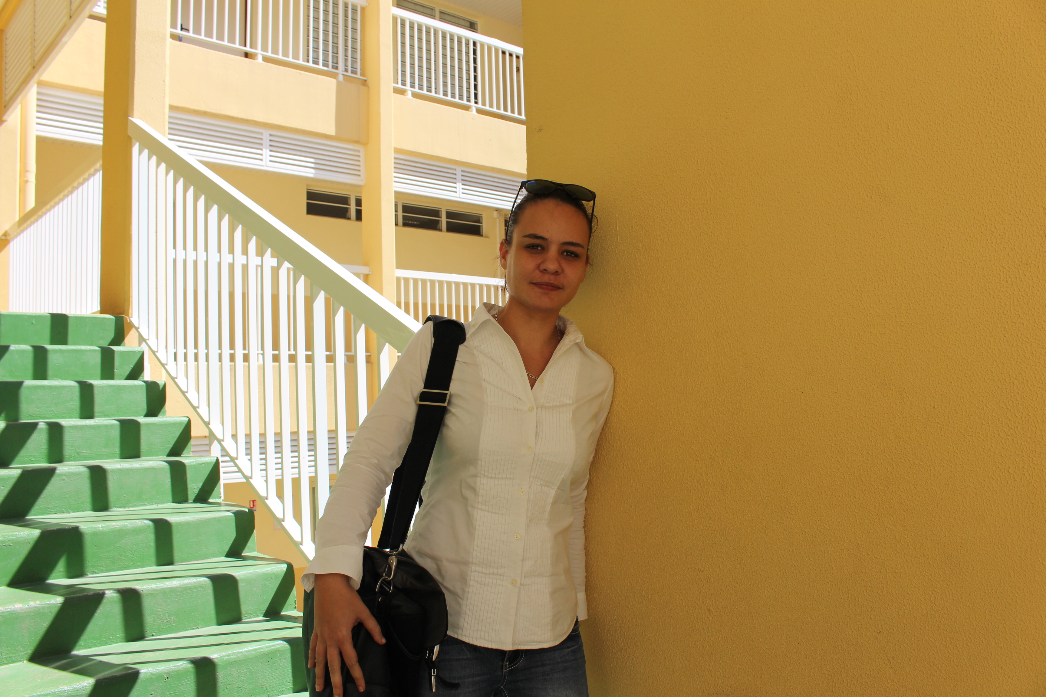 "Ce qui distingue les élèves", assure-t-elle, "c’est la motivation et l’implication dans les révisions. L’épreuve de français est une épreuve qui récompense l’investissement des élèves." Heinarii Grand, professeure de lettres au lycée Samuel Raapoto, examinatrice au lycée Paul Gauguin.