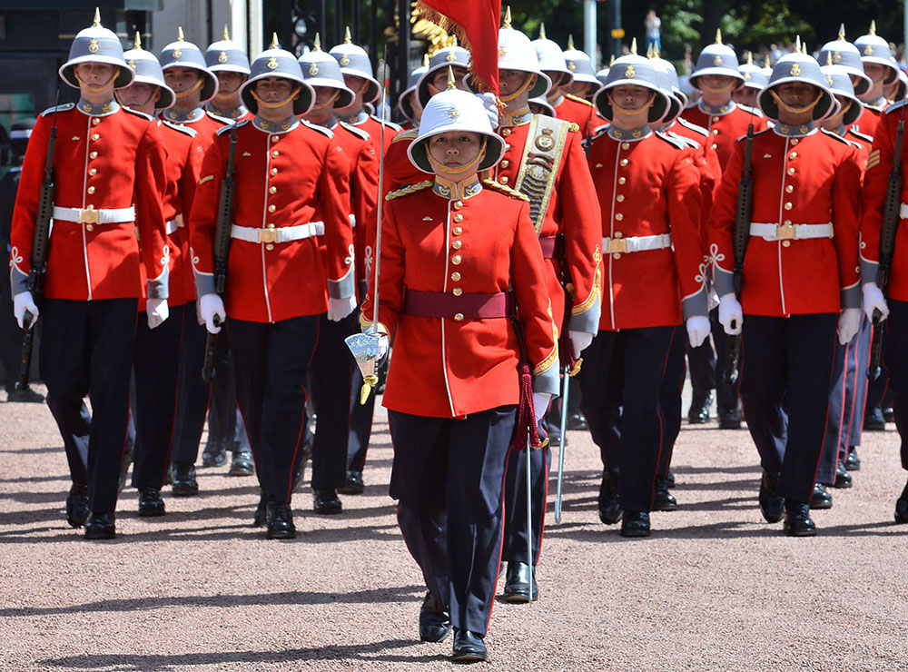 GB : une Canadienne de 24 ans dirige la garde de la reine