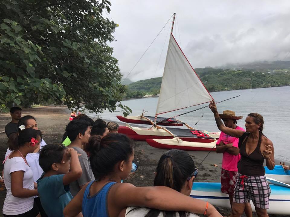 Les élèves étaient pris en charge par une famille, composée de Mati le père, de la maman Astrid et du fils Narii.
