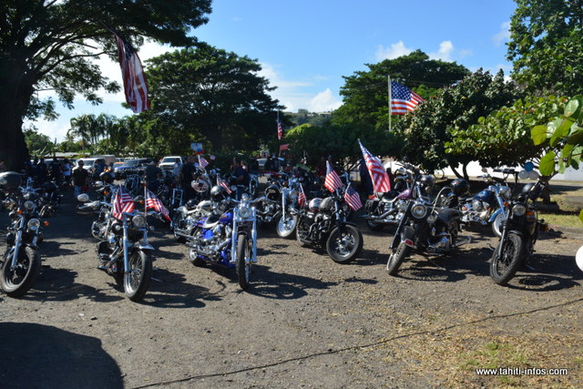 Une cinquantaine de Harley-Davidson étaient présentes pour le bonheur des enfants de Mahina.