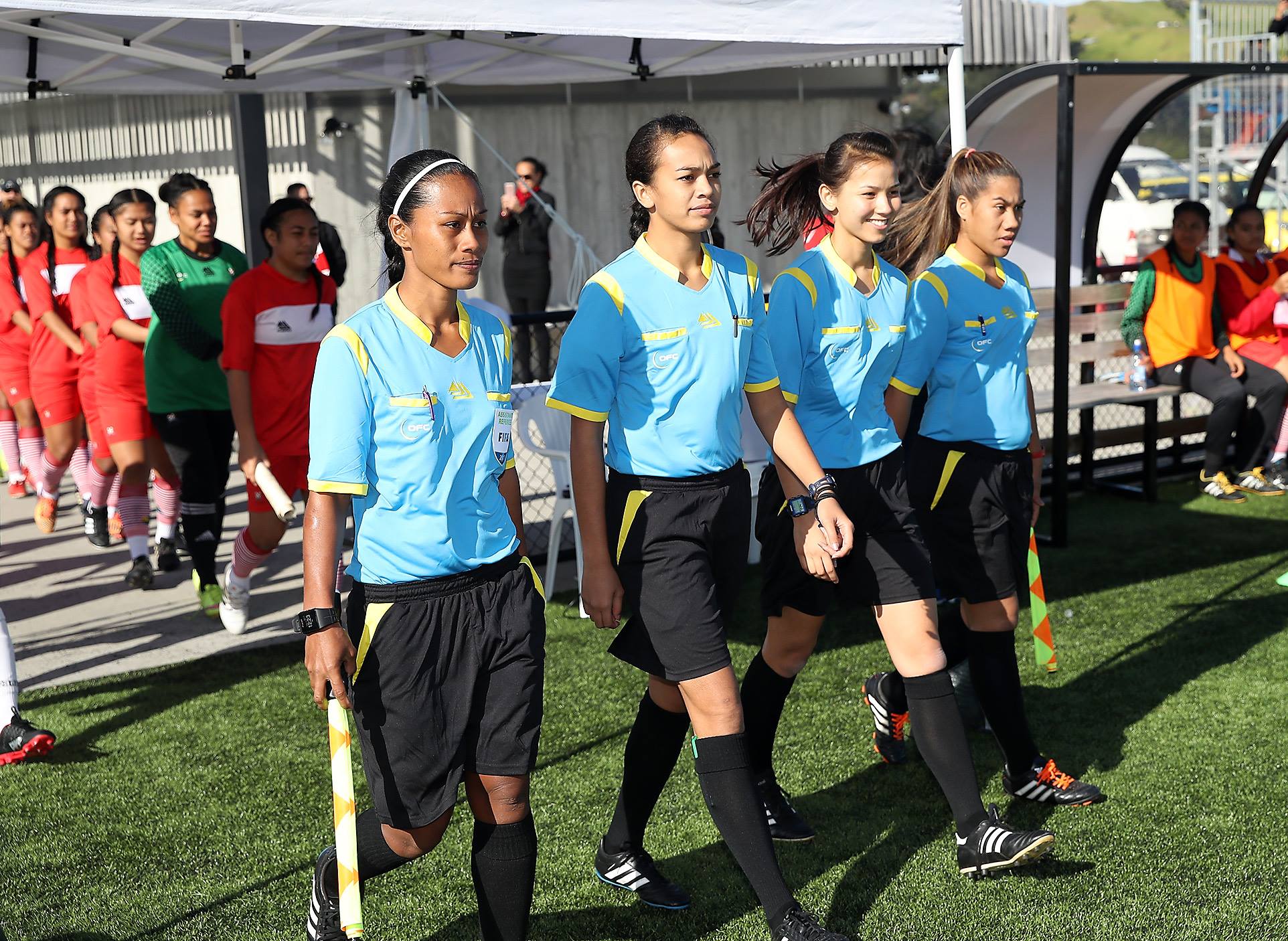 Première rencontre internationale pour nos 2 représentantes polynésiennes, Rani PERRY et Régina TEUA. Crédit photo: OFC via Phototek