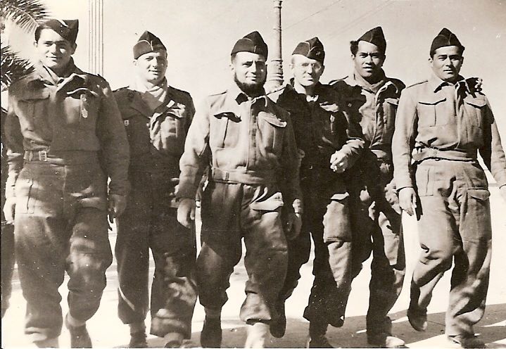 300 jeunes Tahitiens ont embarqué le 21 avril 1941 pour rejoindre le Bataillon du Pacifique et se battre aux côtés des alliés dans les forces de la France Libre. 71 sont tombés sur les théâtres d'opération en Afrique du nord et en Europe.