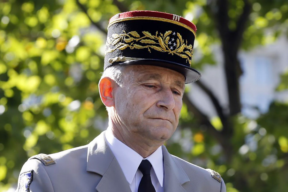 France: démission du patron des armées, en conflit ouvert avec Macron