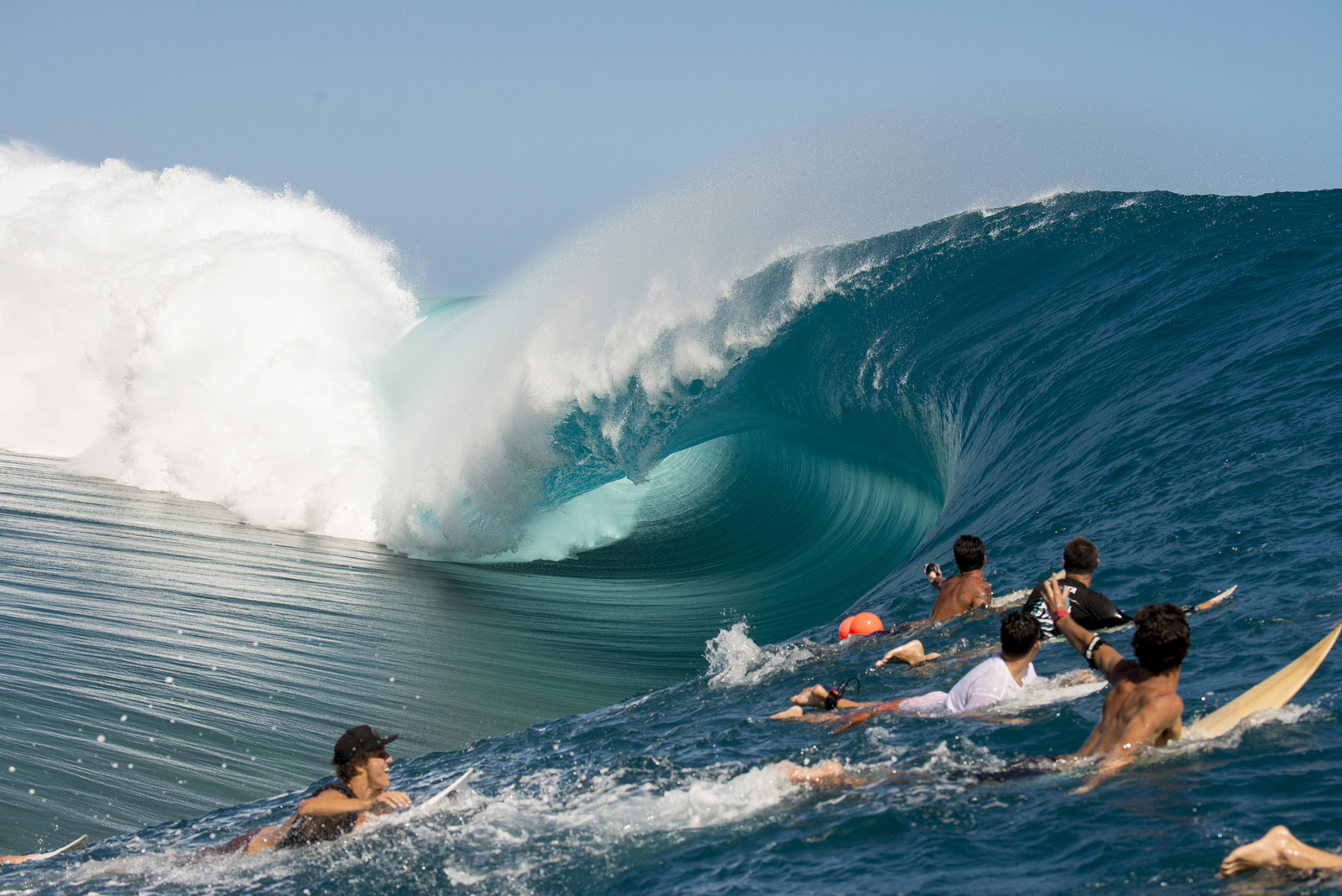 Teahupo'o accueille depuis 1999 l'élite mondiale du surf.