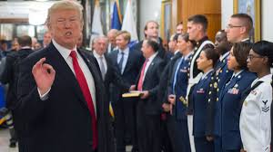 Trump interdit aux personnes transgenres de servir dans l'armée