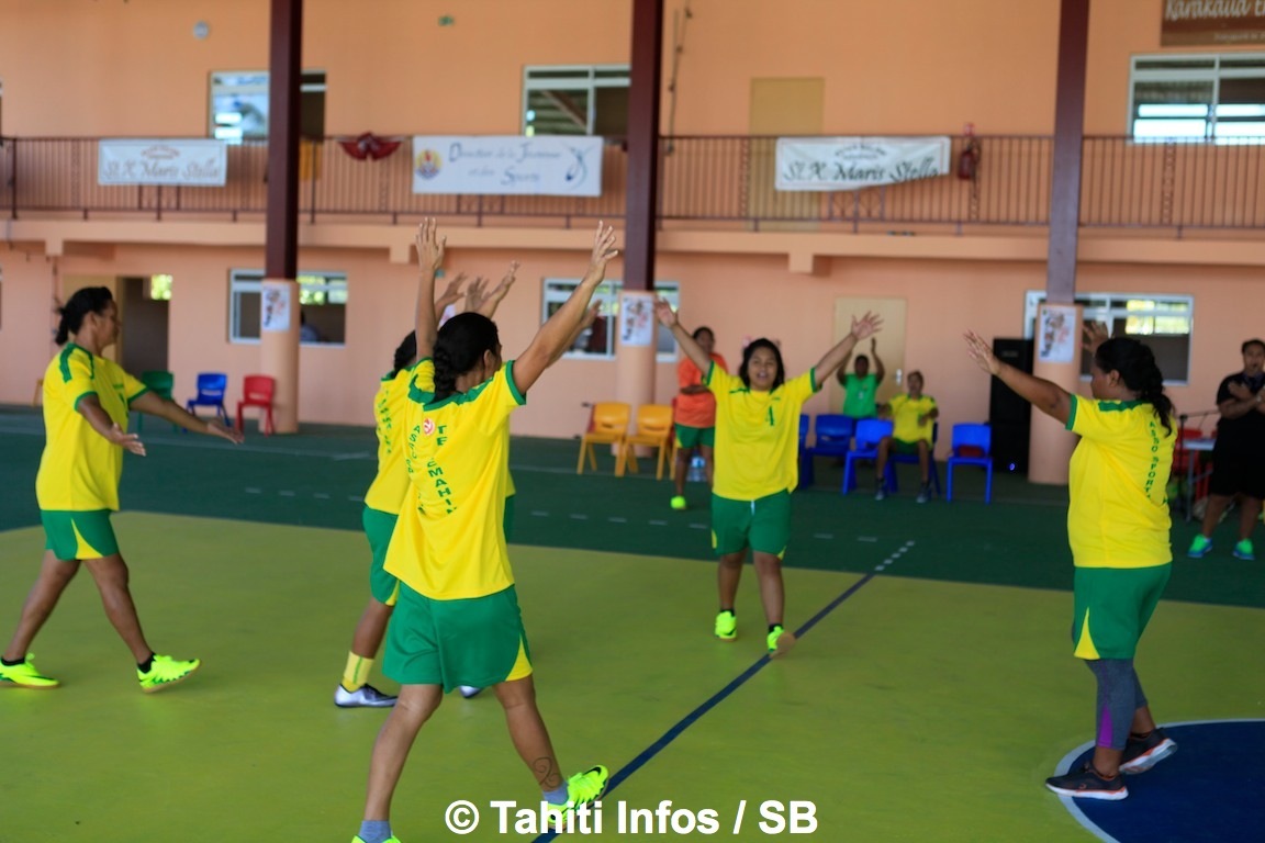 Le volley est une des disciplines de prédilection aux Tuamotu