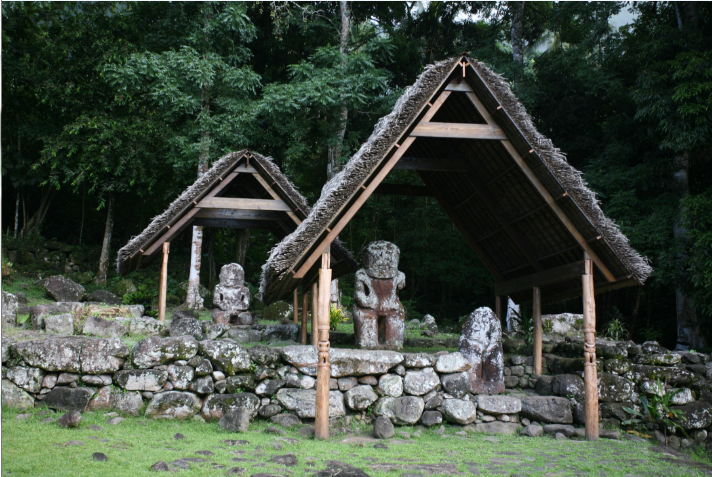 Carnet de voyage - Iipona : les hommes de pierre sous haute protection