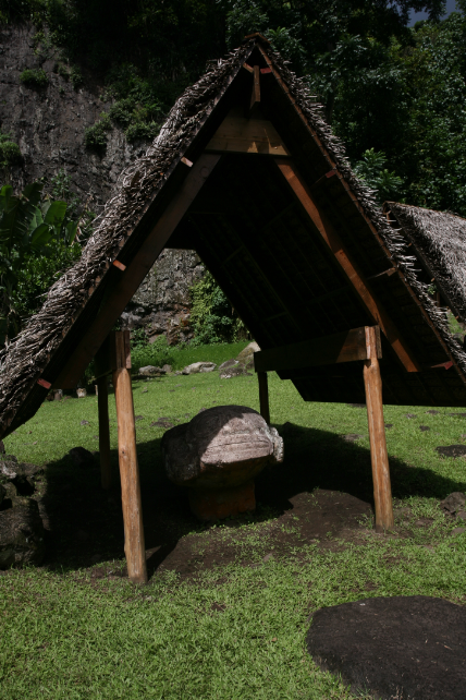 Carnet de voyage - Iipona : les hommes de pierre sous haute protection