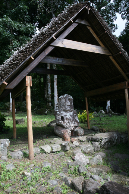 Carnet de voyage - Iipona : les hommes de pierre sous haute protection