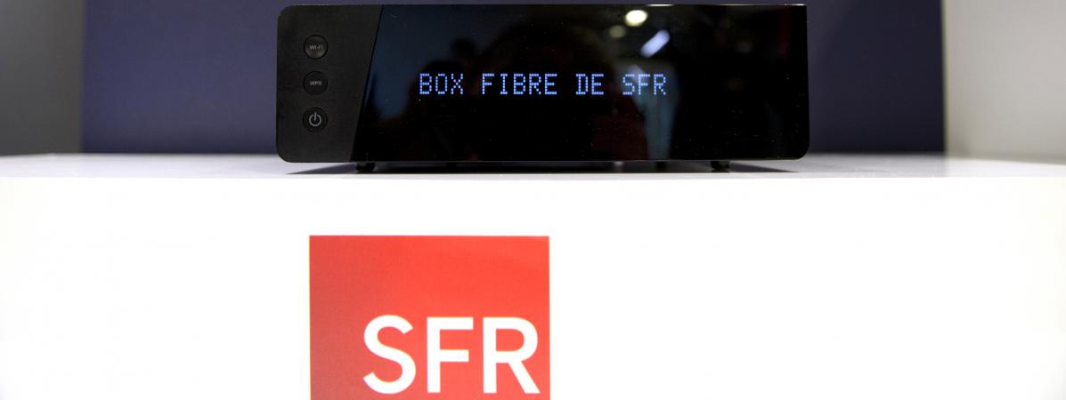 La nouvelle box SFR photographiée le 9 novembre 2015 à Paris.  (ALAIN JOCARD / AFP)