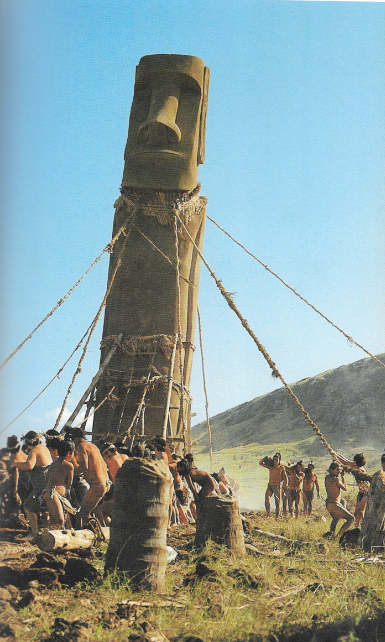 Les Pascuans, avant l’arrivée des Européens, n’ont, à l’évidence, pas su gérer leur première ressource naturelle, la forêt endémique. Cette reconstitution montre les arbres abattus au profit des moai.